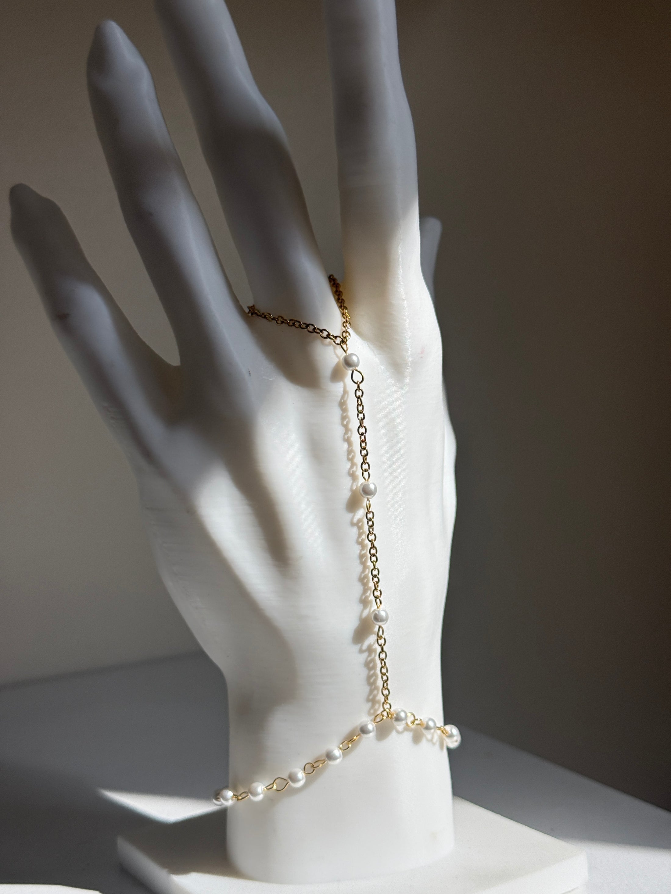 Gold & Pearls Handchain