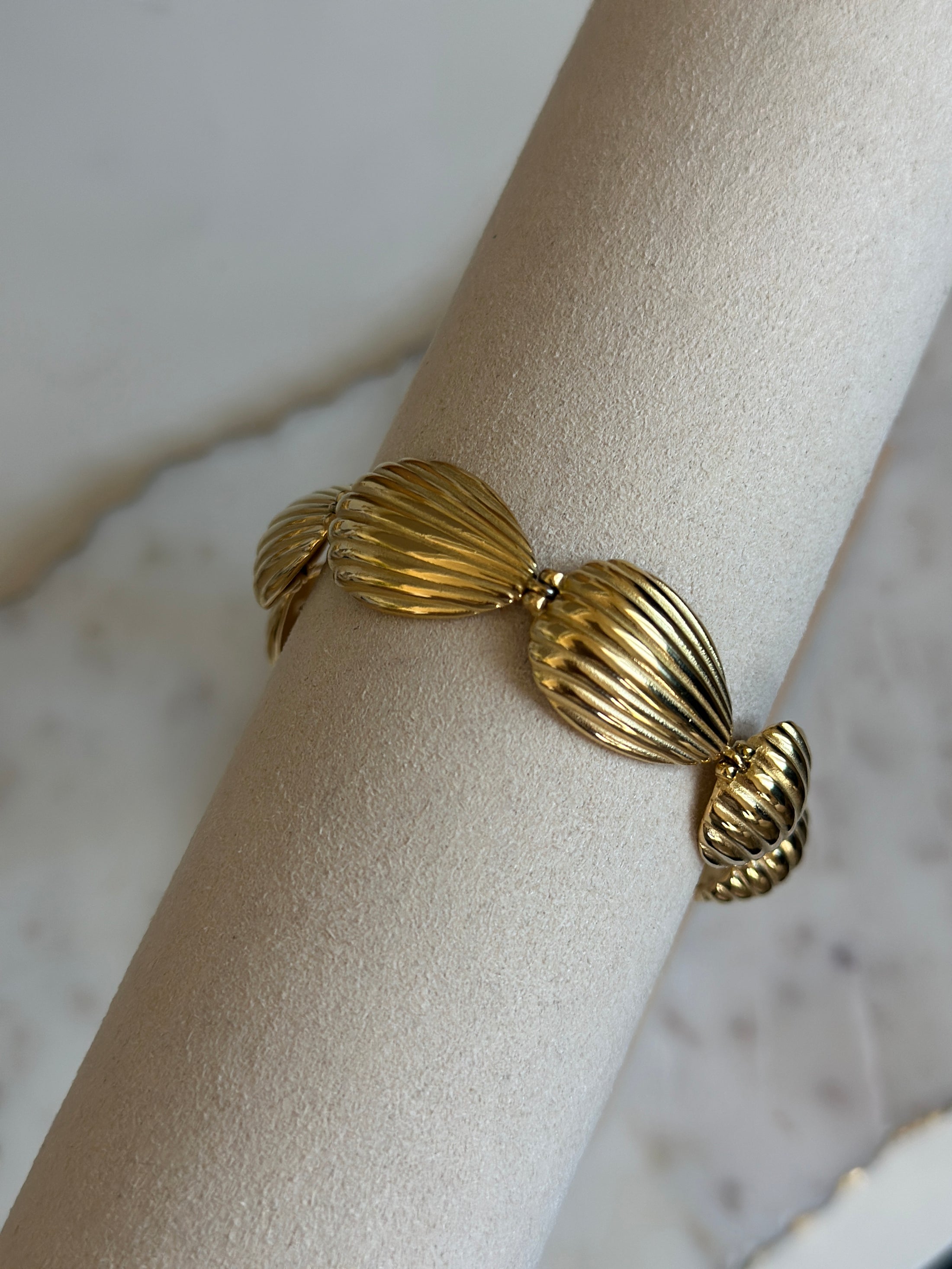 Golden Shells Bracelet