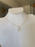Load image into Gallery viewer, Shell Amore Necklace
