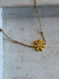 Load image into Gallery viewer, Delicate Daisy Bracelet

