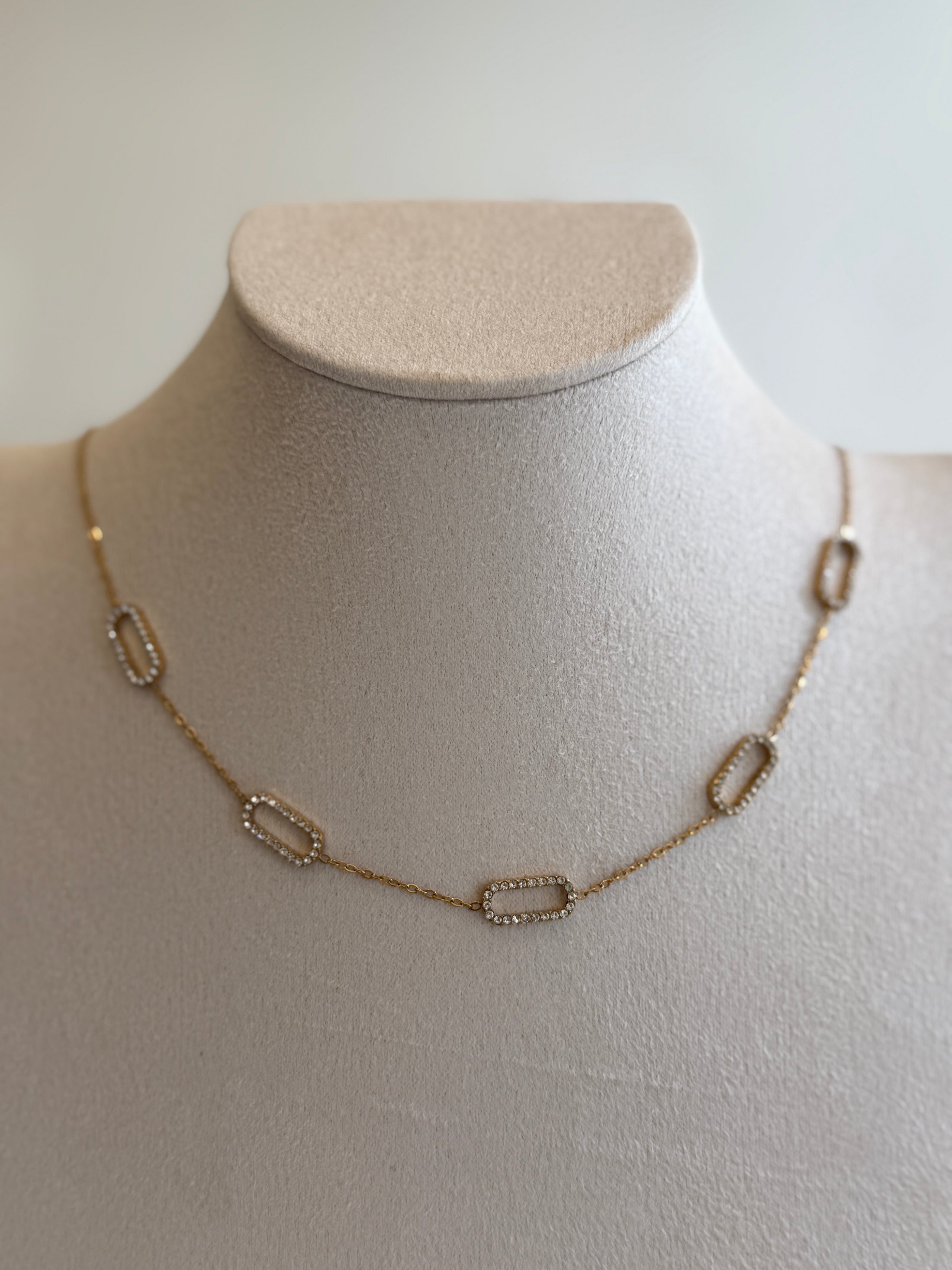 Evi Necklace
