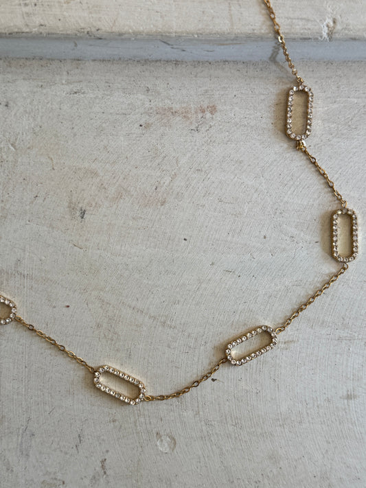 Evi Necklace